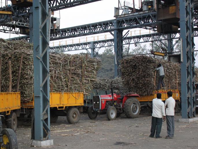Loans to cooperative sugar mills under government guarantee | सहकारी साखर कारखान्यांना शासन हमीवर कर्ज Loans to cooperative sugar mills under government guarantee | सहकारी साखर कारखान्यांना शासन हमीवर कर्ज