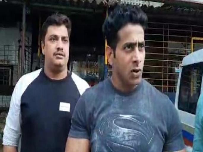 Objectionable interaction with girls through Facebook; fake account of bodybuilder Suhas Khamkar | फेसबुकवरून मुलींची अश्लील संवाद; बॉडीबिल्डर सुहास खामकरच्या नावे बनावट अकाउंट Objectionable interaction with girls through Facebook; fake account of bodybuilder Suhas Khamkar | फेसबुकवरून मुलींची अश्लील संवाद; बॉडीबिल्डर सुहास खामकरच्या नावे बनावट अकाउंट