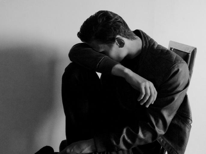 Beaten by rubbing his nose on the ground Suicide of a young man in Pimpri | क्रूरतेचा कळस! जमिनीवर नाक घासायला लावून केली मारहाण; पिंपरीत तरुणाची आत्महत्या Beaten by rubbing his nose on the ground Suicide of a young man in Pimpri | क्रूरतेचा कळस! जमिनीवर नाक घासायला लावून केली मारहाण; पिंपरीत तरुणाची आत्महत्या