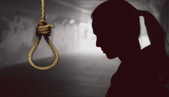 The body of the young woman was found at the entrance of the court under construction | नवनिर्माणाधीन न्यायालयाच्या प्रवेशद्वारावर आढळला युवतीचा मृतदेह