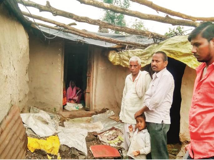 Borala village numb due to suicides of three youths in three days in a row! | सलग तीन दिवसात तीन तरुणांच्या आत्महत्यांमुळे बोराळा गाव सुन्न ! Borala village numb due to suicides of three youths in three days in a row! | सलग तीन दिवसात तीन तरुणांच्या आत्महत्यांमुळे बोराळा गाव सुन्न !