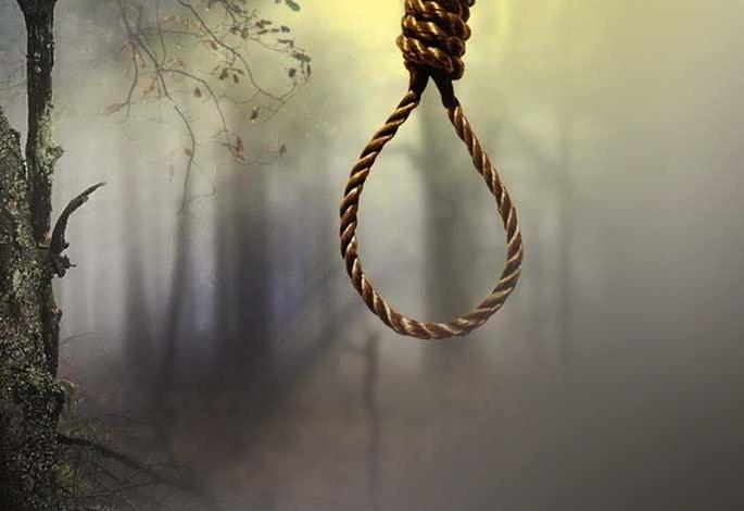 Employee suicide at Confidence Petroleum | कॉन्फिडन्स पेट्रोलियममध्ये कर्मचाऱ्याची आत्महत्या Employee suicide at Confidence Petroleum | कॉन्फिडन्स पेट्रोलियममध्ये कर्मचाऱ्याची आत्महत्या