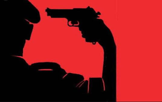 Airman commits suicide by shooting himself in the head with a rifle | रायफलने डोक्यात गोळी घालून एअरमनची आत्महत्या Airman commits suicide by shooting himself in the head with a rifle | रायफलने डोक्यात गोळी घालून एअरमनची आत्महत्या