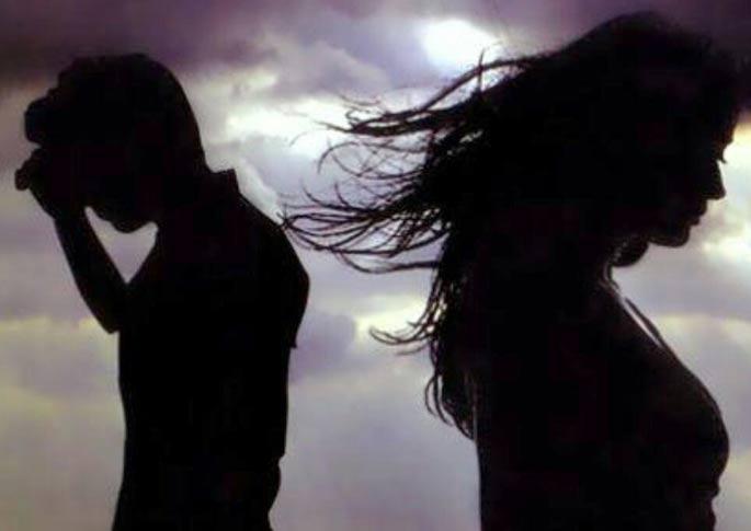 The suicide of a minor lover; Within a few hours, the boyfriend ended his life | मी देखील माझं जीवन संपवत आहे, असा स्टेट्स ठेवून प्रेयसीनंतर प्रियकराने संपवले जीवन The suicide of a minor lover; Within a few hours, the boyfriend ended his life | मी देखील माझं जीवन संपवत आहे, असा स्टेट्स ठेवून प्रेयसीनंतर प्रियकराने संपवले जीवन