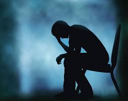 Tremors at police headquarters; Attempted suicide by slitting throat | पाेलीस मुख्यालयात थरार; स्वत:चा गळा चिरून आत्महत्येचा प्रयत्न    Tremors at police headquarters; Attempted suicide by slitting throat | पाेलीस मुख्यालयात थरार; स्वत:चा गळा चिरून आत्महत्येचा प्रयत्न