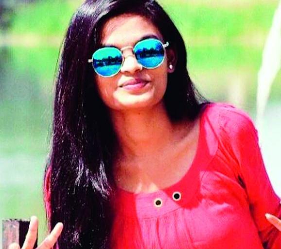 Student jumps in river Kanhan: Searching begins | विद्यार्थिनीची कन्हान नदीत उडी : शोधकार्य सुरू Student jumps in river Kanhan: Searching begins | विद्यार्थिनीची कन्हान नदीत उडी : शोधकार्य सुरू