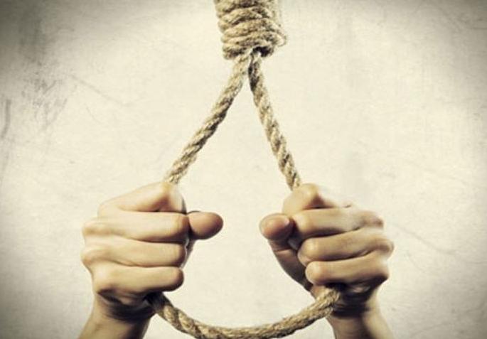 Suicide bomber kills woman officer in irrigation department | पाटबंधारे विभागातील महिला अधिकाऱ्याची गळफास घेऊन आत्महत्या Suicide bomber kills woman officer in irrigation department | पाटबंधारे विभागातील महिला अधिकाऱ्याची गळफास घेऊन आत्महत्या