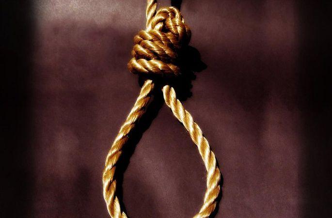 The woman committed suicide due to loan tension | कर्जाला कंटाळून महिलेची आत्महत्या The woman committed suicide due to loan tension | कर्जाला कंटाळून महिलेची आत्महत्या