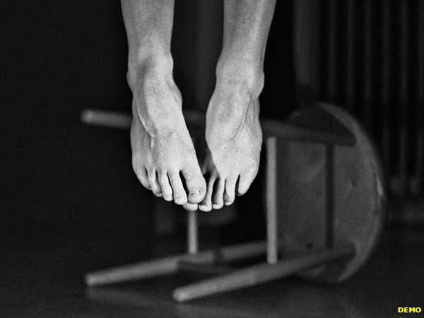 Three suicides in different parts of the city | शहरातील वेगवेगळ्या घटनांमध्ये तिघांची आत्महत्या Three suicides in different parts of the city | शहरातील वेगवेगळ्या घटनांमध्ये तिघांची आत्महत्या