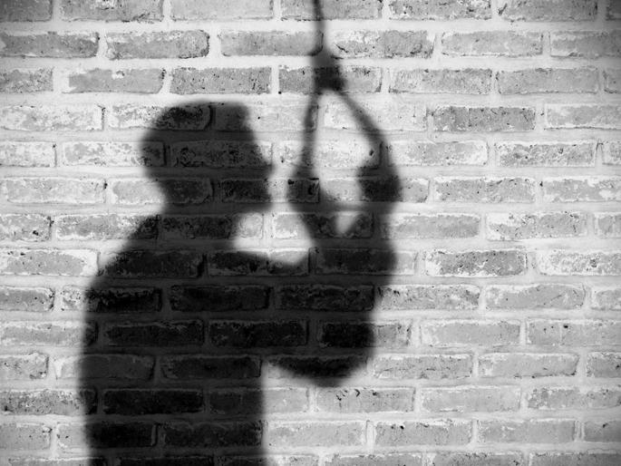 increased cases of youth suicides and remove roof fans in hostel | छतावरचे पंखे, सोपे गळफास आणि तरुणांच्या आत्महत्या! increased cases of youth suicides and remove roof fans in hostel | छतावरचे पंखे, सोपे गळफास आणि तरुणांच्या आत्महत्या!