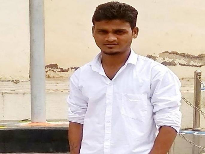 Suicides of a student in hostel | बांभोरी येथील आदिवासी विभागाच्या वसतिगृहातील विद्यार्थ्याची आत्महत्या