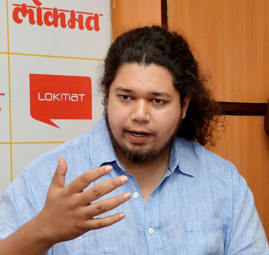Prakash Ambedkar will contest from Solapur, I will stay for thirty days: Sujath Ambedkar | प्रकाश आंबेडकर सोलापुरातून लढणार, मी आता तब्बल तीस दिवस मुक्कामी : सुजात आंबेडकर  Prakash Ambedkar will contest from Solapur, I will stay for thirty days: Sujath Ambedkar | प्रकाश आंबेडकर सोलापुरातून लढणार, मी आता तब्बल तीस दिवस मुक्कामी : सुजात आंबेडकर