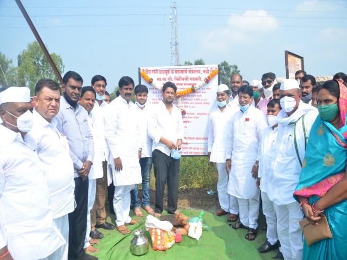 Conspiratorial government not elected by the people | लोकनियुक्त नव्हे षडयंत्रांचे सरकार; तीन माजी मंत्र्यांचा आरोप Conspiratorial government not elected by the people | लोकनियुक्त नव्हे षडयंत्रांचे सरकार; तीन माजी मंत्र्यांचा आरोप