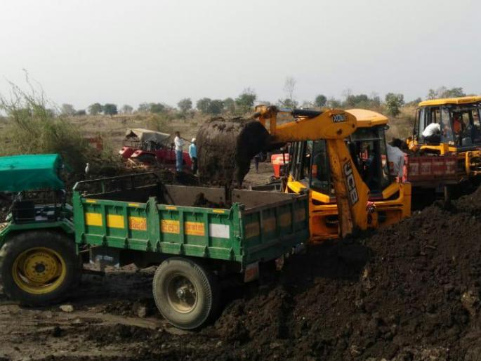 MLA took the review of Sujlam, Suphalam campaign | आमदारांनी घेतला सुजलाम, सुफलाम अभियानाचा आढावा MLA took the review of Sujlam, Suphalam campaign | आमदारांनी घेतला सुजलाम, सुफलाम अभियानाचा आढावा