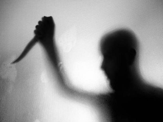 Cruelty! Accused commits suicide by attacking mother and siblings | क्रूरता! आई आणि भाऊ बहिणीवर जीवघेणा हल्ला करत आरोपीची विष पिऊन आत्महत्या Cruelty! Accused commits suicide by attacking mother and siblings | क्रूरता! आई आणि भाऊ बहिणीवर जीवघेणा हल्ला करत आरोपीची विष पिऊन आत्महत्या