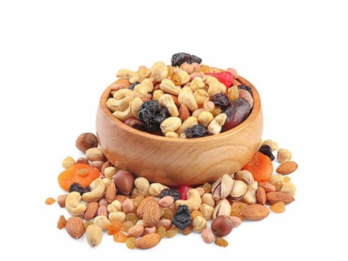 Diwali sweets to enhance nuts; Rising imports led to a fall in dried fruit prices | सुकामेवा वाढविणार दिवाळीचा गोडवा; आवक वाढल्याने सुकामेव्याचे दर घसरले Diwali sweets to enhance nuts; Rising imports led to a fall in dried fruit prices | सुकामेवा वाढविणार दिवाळीचा गोडवा; आवक वाढल्याने सुकामेव्याचे दर घसरले
