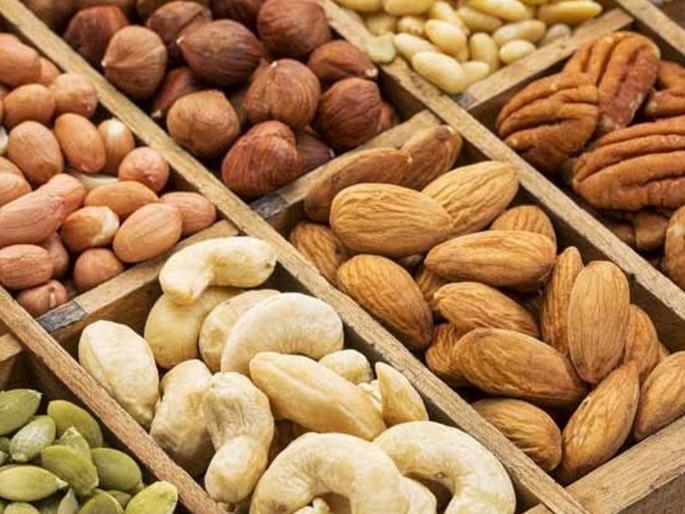 During the festive season, dry fruits will be bitter; The prices of cashews, almonds, walnuts increased | ऐन सणासुदीत ड्रायफ्रूट होणार कडू; काजू, बदाम, अक्रोडचे भाव वधारले