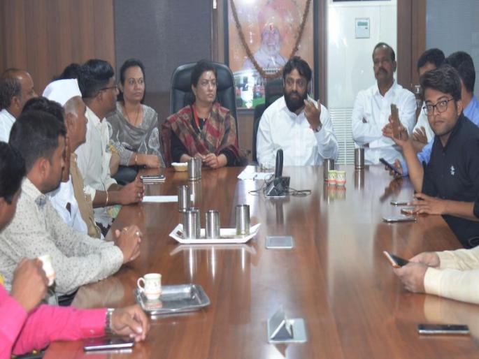 Farmer's agitation breaks out: Claims released from Nashik March 1 dead, committee of Sukanu members dissolved | शेतकरी आंदोलनात उभी फूट : नाशिक 1 मार्चच्या संपातून बाहेर, सूकाणू सदस्यांचा समिती विसर्जित केल्याचा दावा Farmer's agitation breaks out: Claims released from Nashik March 1 dead, committee of Sukanu members dissolved | शेतकरी आंदोलनात उभी फूट : नाशिक 1 मार्चच्या संपातून बाहेर, सूकाणू सदस्यांचा समिती विसर्जित केल्याचा दावा