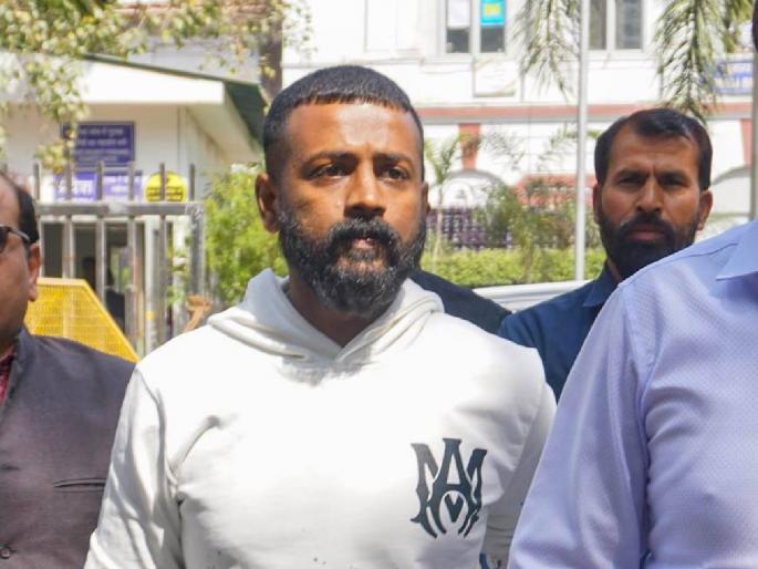 conman sukesh chandrashekhar case hearing in supreme court fraud in gifts | महाठग सुकेशनेही केली 'खास' गिफ्टमध्ये गोलमाल! पहिली कॉपी निघाली २ कोटींचे घड्याळ conman sukesh chandrashekhar case hearing in supreme court fraud in gifts | महाठग सुकेशनेही केली 'खास' गिफ्टमध्ये गोलमाल! पहिली कॉपी निघाली २ कोटींचे घड्याळ