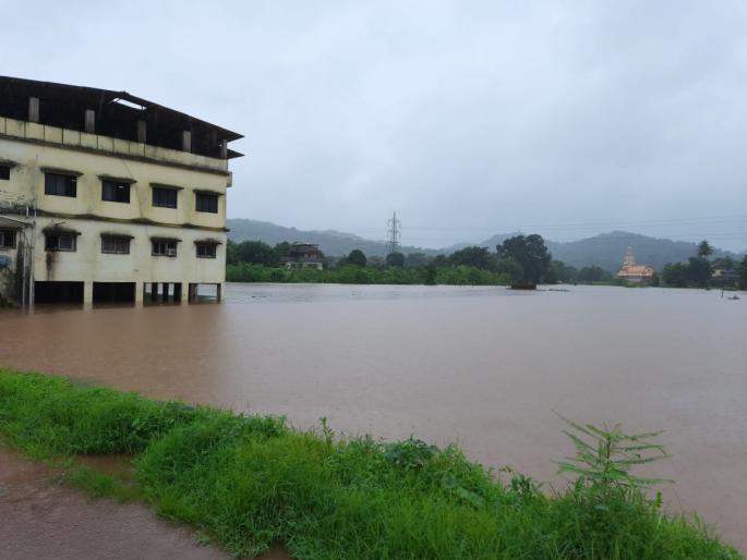 Flood situation at Kharepatan! | खारेपाटण येथे पूरजन्य परिस्थिती !,सुखनदीने ओलांडली धोक्याची पातळी Flood situation at Kharepatan! | खारेपाटण येथे पूरजन्य परिस्थिती !,सुखनदीने ओलांडली धोक्याची पातळी
