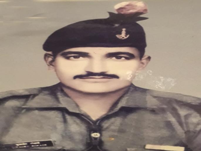 We shouted! : The easily caught pills are on the chest, Sukhdev Rokade | शूरा आम्ही वंदिले! : सहज झेलल्या गोळ्या निधड्या छातीवरती, सुखदेव रोकडे