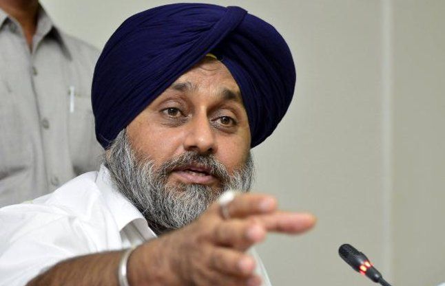 Punjab's Akali Dal Quits BJP-Led Alliance Over Controversial Farm Bills | मोदी सरकारला 'दे धक्का', अखेर शिरोमणी अकाली दल NDA मधून बाहेर Punjab's Akali Dal Quits BJP-Led Alliance Over Controversial Farm Bills | मोदी सरकारला 'दे धक्का', अखेर शिरोमणी अकाली दल NDA मधून बाहेर