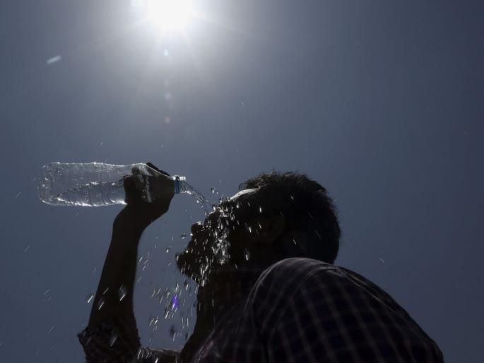 Summon the summer of addiction materials gathering | व्यसनमुक्ती साहित्य संमेलनास उन्हाळ्याच्या झळा Summon the summer of addiction materials gathering | व्यसनमुक्ती साहित्य संमेलनास उन्हाळ्याच्या झळा