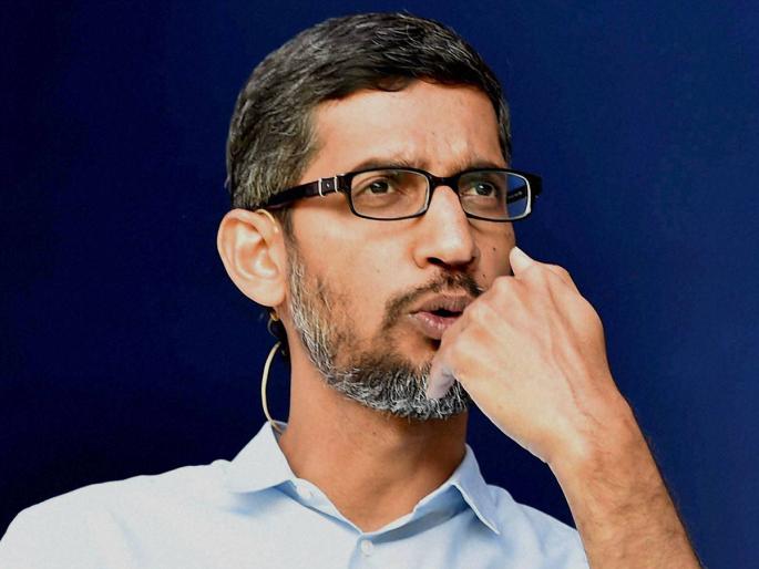 For the first time, father spent a year's salary to rent Sundar Pichai to reach America | अमेरिकेच्या विमान तिकिटावर वडिलांची वर्षभराची कमाई खर्च झाली - सुंदर पिचई For the first time, father spent a year's salary to rent Sundar Pichai to reach America | अमेरिकेच्या विमान तिकिटावर वडिलांची वर्षभराची कमाई खर्च झाली - सुंदर पिचई