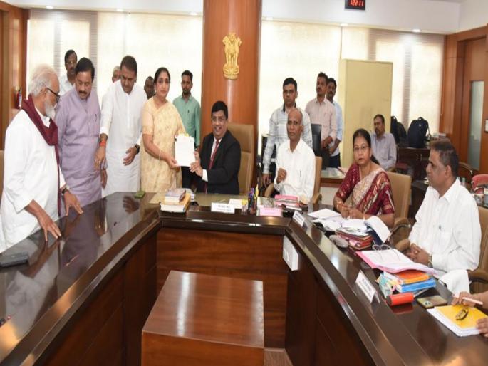 Sunetra Ajit Pawar has finally reached Parliament Unopposed in Rajya Sabha three MPs now from Baramati | सुनेत्रा अजित पवारांनी अखेर संसद गाठलीच; राज्यसभेवर बिनविरोध, बारामतीत आता तीन खासदार Sunetra Ajit Pawar has finally reached Parliament Unopposed in Rajya Sabha three MPs now from Baramati | सुनेत्रा अजित पवारांनी अखेर संसद गाठलीच; राज्यसभेवर बिनविरोध, बारामतीत आता तीन खासदार