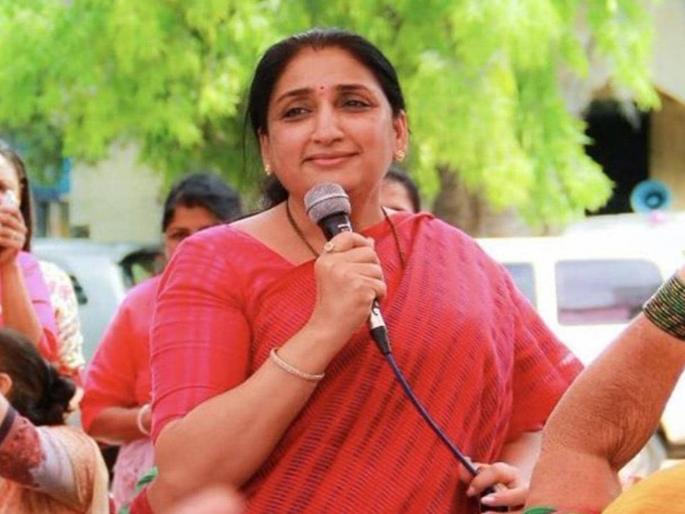 This is not a political battle between the Pawar family, but an ideological one: Sunetra Pawar | राजकारण राजकारणाच्या जागी, नाते नात्याच्या जागी; सुनेत्रा पवारांची बारामतीवर उत्तरे... This is not a political battle between the Pawar family, but an ideological one: Sunetra Pawar | राजकारण राजकारणाच्या जागी, नाते नात्याच्या जागी; सुनेत्रा पवारांची बारामतीवर उत्तरे...