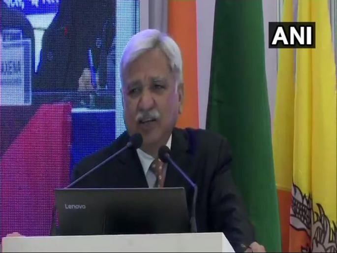 chief election commissioner sunil arora said we are not going back to the era of ballot papers | मुख्य निवडणूक आयुक्त ठाम, निवडणुकांमध्ये ईव्हीएमनेच मतदान chief election commissioner sunil arora said we are not going back to the era of ballot papers | मुख्य निवडणूक आयुक्त ठाम, निवडणुकांमध्ये ईव्हीएमनेच मतदान