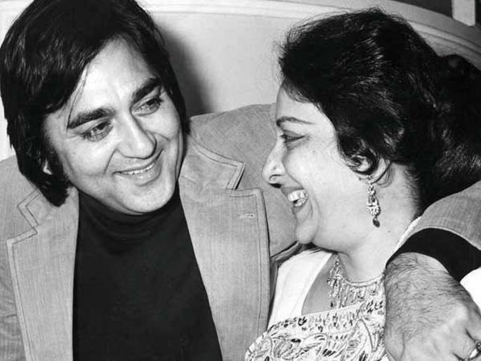 Death anniversary special: Unknown facts about Nargis Dutt | सुनील दत्त यांनी आणलेली एकही साडी नर्गिस यांनी नेसली नाही, जाणून घ्या आणखी खास गोष्टी Death anniversary special: Unknown facts about Nargis Dutt | सुनील दत्त यांनी आणलेली एकही साडी नर्गिस यांनी नेसली नाही, जाणून घ्या आणखी खास गोष्टी