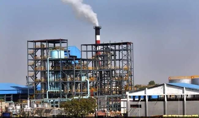 Action taken against Ratnakar Gutte by ED: Six banks fraud | ईडीची रत्नाकर गुट्टे यांच्यावर कारवाई : सहा बँकांची फसवणूक Action taken against Ratnakar Gutte by ED: Six banks fraud | ईडीची रत्नाकर गुट्टे यांच्यावर कारवाई : सहा बँकांची फसवणूक