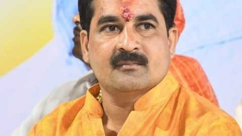 Five persons, including corporator Sunil Kamathi, were deported for two years | मटका प्रकरणातील नगरसेवक सुनील कामाठीसह पाचजण दोन वर्षांसाठी तडीपार Five persons, including corporator Sunil Kamathi, were deported for two years | मटका प्रकरणातील नगरसेवक सुनील कामाठीसह पाचजण दोन वर्षांसाठी तडीपार