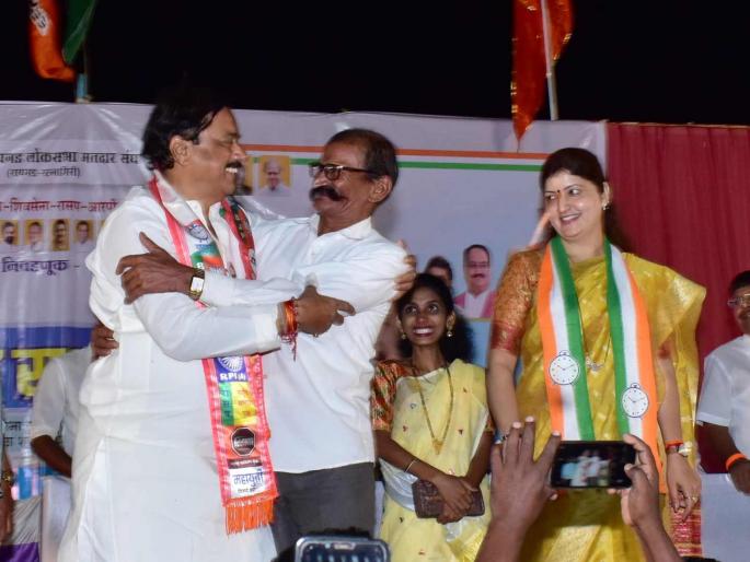 Ajit Pawar led NCP Sunil Tatkare trolls Anant Geete of Shivsena over Muslim criticism at Raigad Lok Sabha Election 2024 | "अनंत गीतेंचे आयुष्य धर्माच्या नावाखाली निवडणूक लढण्यात गेले, ही निवडणूक भवितव्य घडवणारी" Ajit Pawar led NCP Sunil Tatkare trolls Anant Geete of Shivsena over Muslim criticism at Raigad Lok Sabha Election 2024 | "अनंत गीतेंचे आयुष्य धर्माच्या नावाखाली निवडणूक लढण्यात गेले, ही निवडणूक भवितव्य घडवणारी"