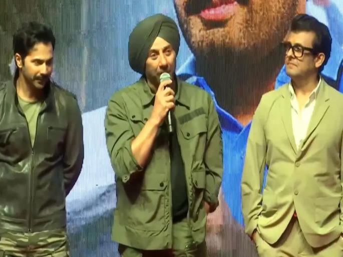 sunny deol gets emotional at the song launch event in jaisalmer of border 2 ghar kab aaoge | Border 2: मेरा दिमाग हिला हुआ है! 'घर कब आओगे' गाण्याच्या लाँचवेळी सनी देओल असं का म्हणाला? sunny deol gets emotional at the song launch event in jaisalmer of border 2 ghar kab aaoge | Border 2: मेरा दिमाग हिला हुआ है! 'घर कब आओगे' गाण्याच्या लाँचवेळी सनी देओल असं का म्हणाला?