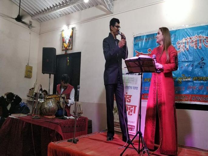 Listen to the sound of my voice, and enjoy the fun of lustful dance | सुनो मेरी आवाजमध्ये रसिकांनी धरला ठेका, वय विसरुन मनसोक्त लुटला नृत्याचा आनंद Listen to the sound of my voice, and enjoy the fun of lustful dance | सुनो मेरी आवाजमध्ये रसिकांनी धरला ठेका, वय विसरुन मनसोक्त लुटला नृत्याचा आनंद