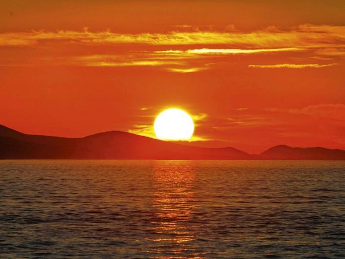 First invasion of the sun in July | जुलैमध्ये सूर्यावर पहिली स्वारी First invasion of the sun in July | जुलैमध्ये सूर्यावर पहिली स्वारी