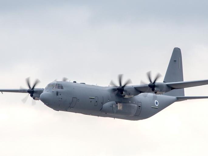 IAF's 'C-130J Hercules' aircraft ready to face China | चीनचा मुकाबला करण्यासाठी IAF ची 'सी-130 जे हरक्युलिस' विमाने सज्ज IAF's 'C-130J Hercules' aircraft ready to face China | चीनचा मुकाबला करण्यासाठी IAF ची 'सी-130 जे हरक्युलिस' विमाने सज्ज