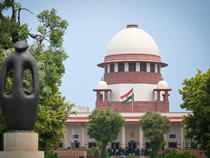 Demanding possession of the Red Fort petition of Sultana Begum descendant of the Mughal emperor was rejected by the Supreme Court | "फक्त लाल किल्ला का, फतेहपूर सिक्री आणि ताजमहालही मागा"; सरन्यायाधीशांनी हसत फेटाळली सुलताना बेगम यांची याचिका Demanding possession of the Red Fort petition of Sultana Begum descendant of the Mughal emperor was rejected by the Supreme Court | "फक्त लाल किल्ला का, फतेहपूर सिक्री आणि ताजमहालही मागा"; सरन्यायाधीशांनी हसत फेटाळली सुलताना बेगम यांची याचिका