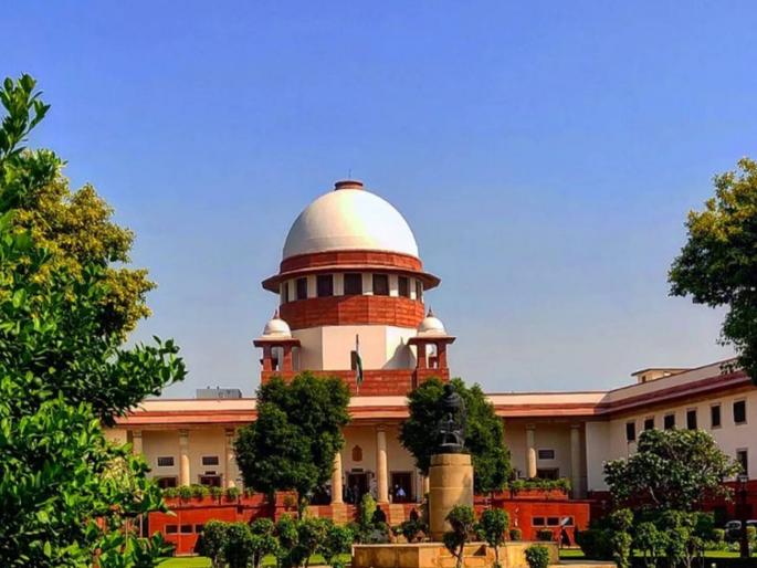 You are building big roads, people are losing their lives here Supreme Court slams Centre for cashless treatment of injured | मोठमोठे रस्ते बांधत आहात, इकडे लाेकांचा जीव जाताेय; जखमींवर कॅशलेस उपचारांवरून सर्वाेच्च न्यायालयाने केंद्राला फटकारले