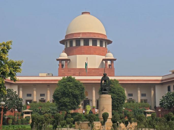 It is difficult to invalidate the faith of crores of people, says Supreme Court in Sabarimala case | कोट्यवधी लोकांच्या श्रद्धेला चुकीचे ठरवणे कठीण काम, सबरीमाला प्रकरणात सर्वोच्च न्यायालयाचे मत It is difficult to invalidate the faith of crores of people, says Supreme Court in Sabarimala case | कोट्यवधी लोकांच्या श्रद्धेला चुकीचे ठरवणे कठीण काम, सबरीमाला प्रकरणात सर्वोच्च न्यायालयाचे मत