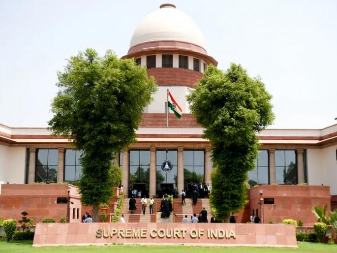 Glass wall built in Supreme Court demolished within a year, taxpayers' Rs 2.68 crore wasted | सुप्रीम कोर्टात बांधलेली काचेची भिंत वर्षभरातच पाडली, करदात्यांचे २.६८ कोटी रुपये वाया Glass wall built in Supreme Court demolished within a year, taxpayers' Rs 2.68 crore wasted | सुप्रीम कोर्टात बांधलेली काचेची भिंत वर्षभरातच पाडली, करदात्यांचे २.६८ कोटी रुपये वाया