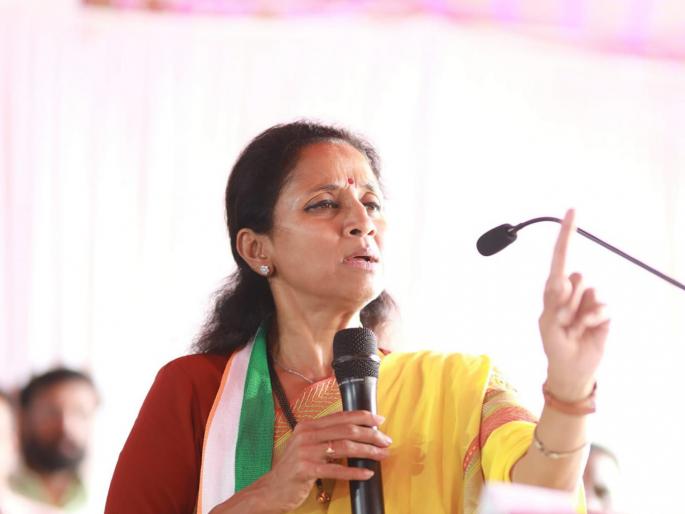 Bag checking of former CM is revenge politics Opinion of Supriya Sule | Supriya Sule: उद्धव ठाकरे राज्याचे मुख्यमंत्री होते; त्यांची बॅग तपासणे सुडाचे राजकारण - सुप्रिया सुळे Bag checking of former CM is revenge politics Opinion of Supriya Sule | Supriya Sule: उद्धव ठाकरे राज्याचे मुख्यमंत्री होते; त्यांची बॅग तपासणे सुडाचे राजकारण - सुप्रिया सुळे
