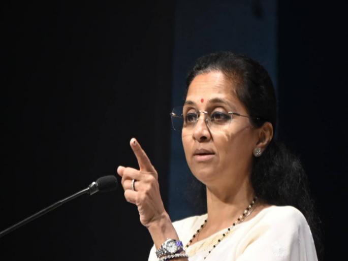 Despite demanding Munde's resignation, the Chief Minister is not taking a decision on this - Supriya Sule | मुंडेंच्या राजीनाम्याची मागणी करूनही मुख्यमंत्री याबाबत निर्णय घेत नाहीत - सुप्रिया सुळे Despite demanding Munde's resignation, the Chief Minister is not taking a decision on this - Supriya Sule | मुंडेंच्या राजीनाम्याची मागणी करूनही मुख्यमंत्री याबाबत निर्णय घेत नाहीत - सुप्रिया सुळे