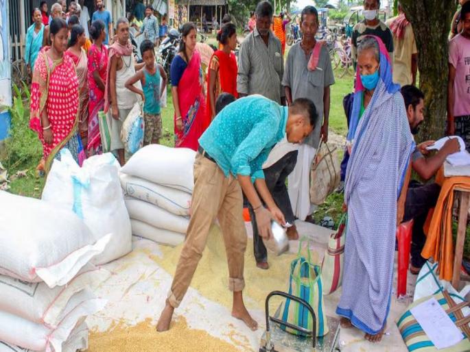 Those who work hard will get it! The Supreme Court has put the real danger in free schemes before the country. | कष्टावीण रेवडी ज्यांना मिळे! फुकट योजनांमधील खरा धोका सुप्रीम कोर्टानं देशासमोर ठेवला