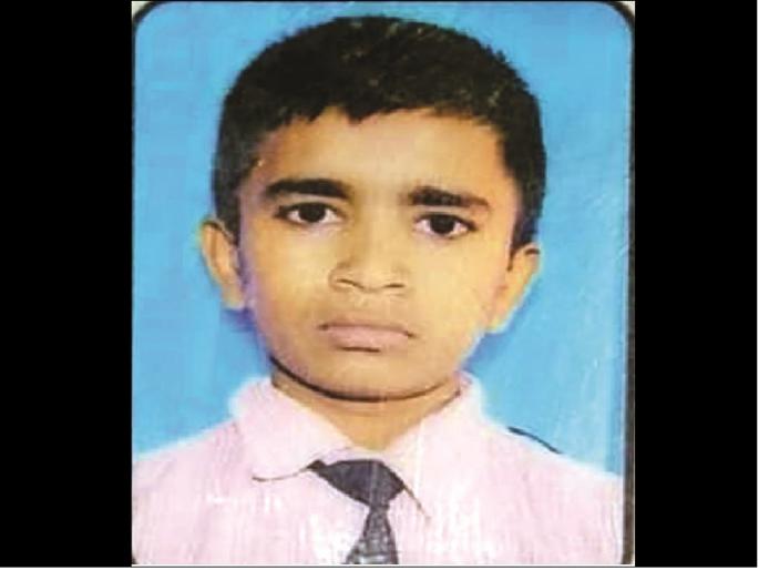 Heartbreaking! 12-year-old boy commits suicide under train; A neighboring woman was charged with theft of Rs 50 | हृदयद्रावक ! १२ वर्षीय मुलाची रेल्वेखाली आत्महत्या; शेजारील महिलेने केला होता ५० रुपये चोरीचा आरोप Heartbreaking! 12-year-old boy commits suicide under train; A neighboring woman was charged with theft of Rs 50 | हृदयद्रावक ! १२ वर्षीय मुलाची रेल्वेखाली आत्महत्या; शेजारील महिलेने केला होता ५० रुपये चोरीचा आरोप