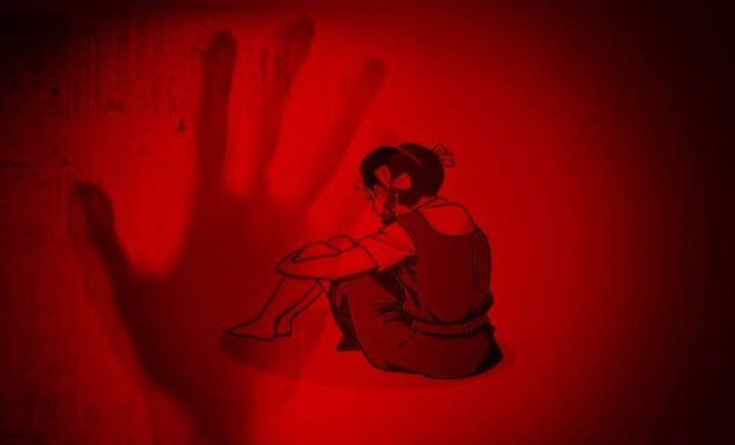 Molestation on a minor student in a speeding bus; Accused in police custody | धावत्या बसमध्ये अल्पवयीन विद्यार्थिनीवर अतिप्रसंग; आरोपी पोलिसांच्या ताब्यात 