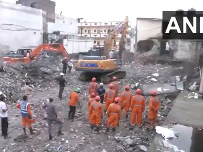 surat 6 storey building collapsed seven bodies found in rescue operation | धक्कादायक! सूरतमध्ये इमारत कोसळली, ७ जणांचा मृत्यू; रात्रीपासून रेस्क्यू ऑपरेशन सुरू surat 6 storey building collapsed seven bodies found in rescue operation | धक्कादायक! सूरतमध्ये इमारत कोसळली, ७ जणांचा मृत्यू; रात्रीपासून रेस्क्यू ऑपरेशन सुरू