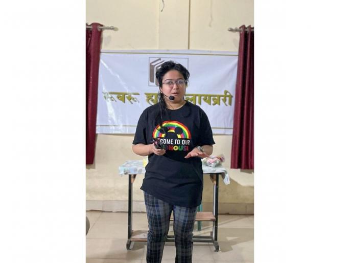 Accept yourself as you are; Dr. Surbhi Mitra reveals the reasons behind homosexuality | आपण जसे आहोत तसे स्वत:ला स्वीकारा; डॉ. सुरभी मित्रानी उलगडली समलैंगिकतेमागील कारणे Accept yourself as you are; Dr. Surbhi Mitra reveals the reasons behind homosexuality | आपण जसे आहोत तसे स्वत:ला स्वीकारा; डॉ. सुरभी मित्रानी उलगडली समलैंगिकतेमागील कारणे